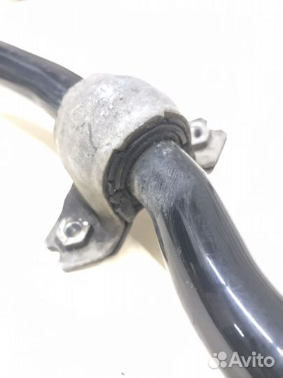 Передний стабилизатор Passat B8