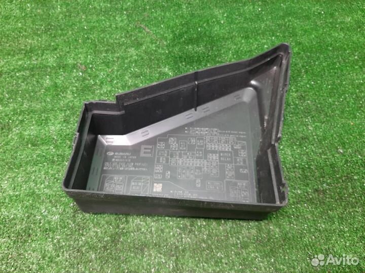 Крышка блока предохранителей (моторный отсек) Sub