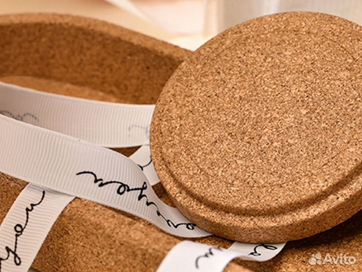 Набор стеклянных банок с пробковыми крышками