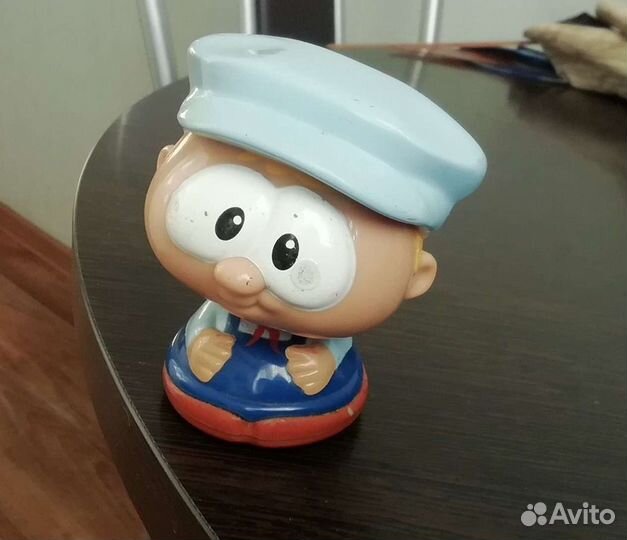 Человечек с качающейся головой