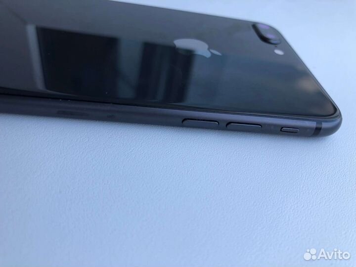 iPhone 8 Plus, 64 ГБ