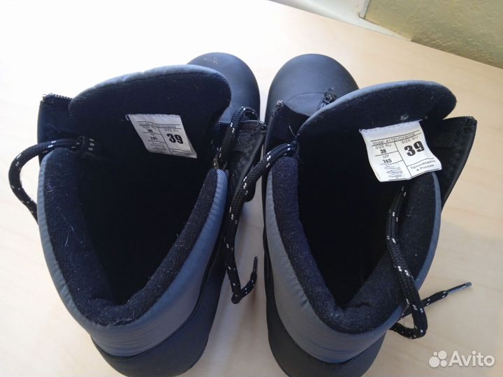 Лыжные ботинки