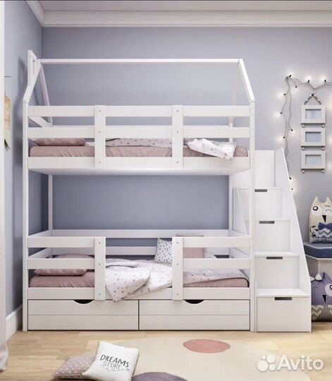 Кровать двухьярусная с лестницей комодом