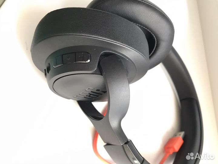 Беспроводные наушники jbl tune 750btnc