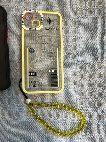 Чехлы на телефон iPhone 13