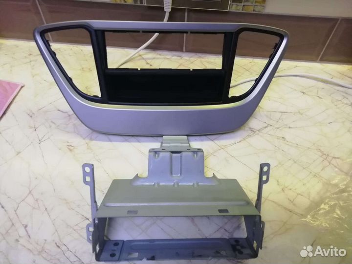 Рамка для 1din магнитолы solaris 2 оригенал