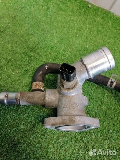 Фланец системы охлаждения Kia Rio 3 QB G4FC 1.6