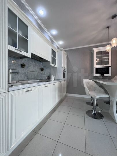 3-к. квартира, 65 м², 1/15 эт.