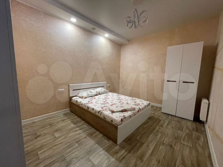 2-к. квартира, 72 м², 1/2 эт.