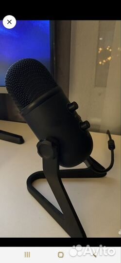 Студийный микрофон