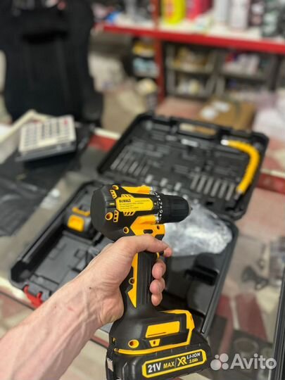 Шуруповерт dewalt безщеточный