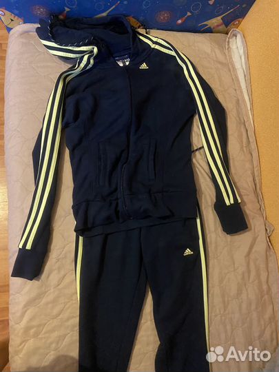 Спортивный костюм женский