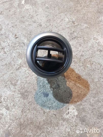 Дефлектор воздуховода Nissan note E11