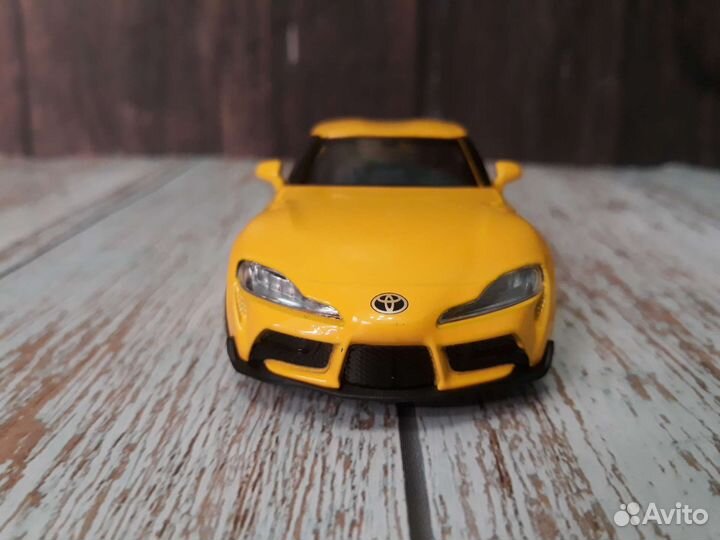 Модель автомобиля коллекционная Toyota Supra 2020