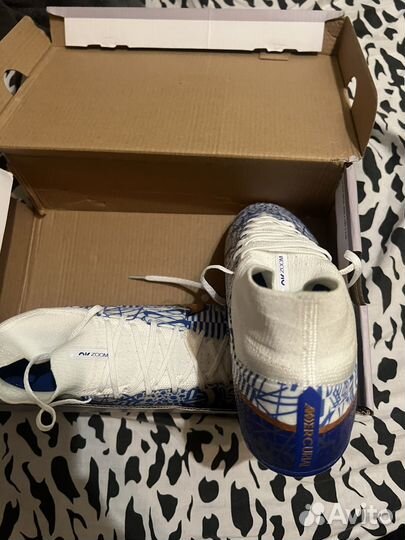 Футбольные бутсы nike