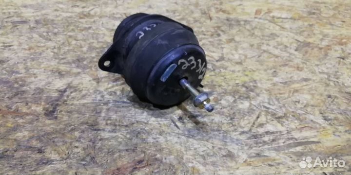 Подушка крепления двигателя Volkswagen Polo 3 1999