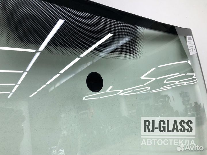 Лобовое стекло на Volkswagen Golf 6