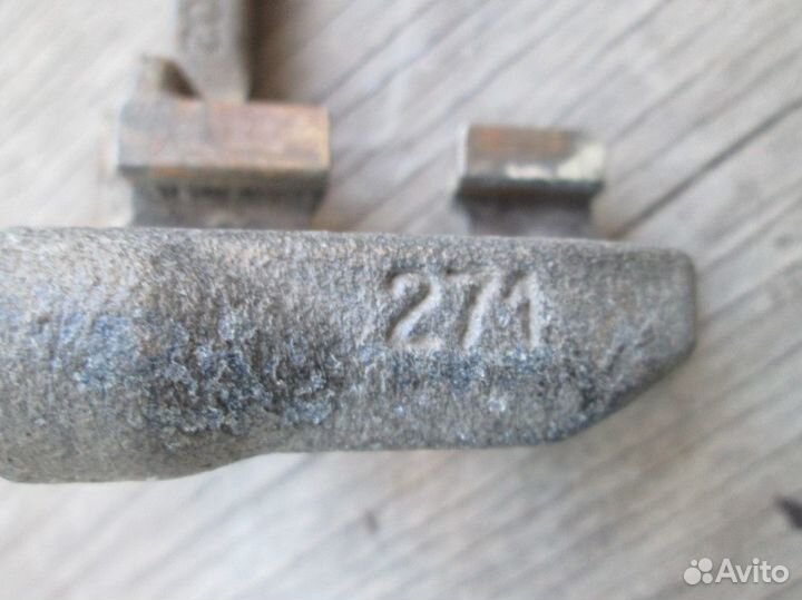 Форд Фокус 3 Скоба суппорта заднего (271мм)