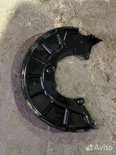 Пыльник тормозного диска передний правый