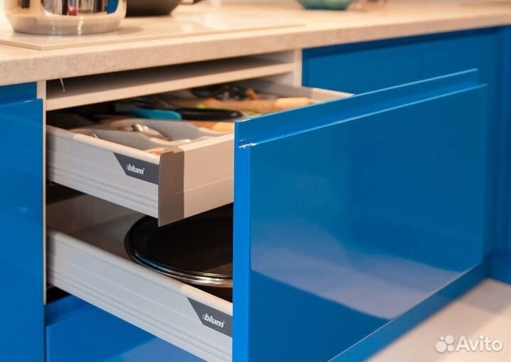 Угловой кухонный гарнитур