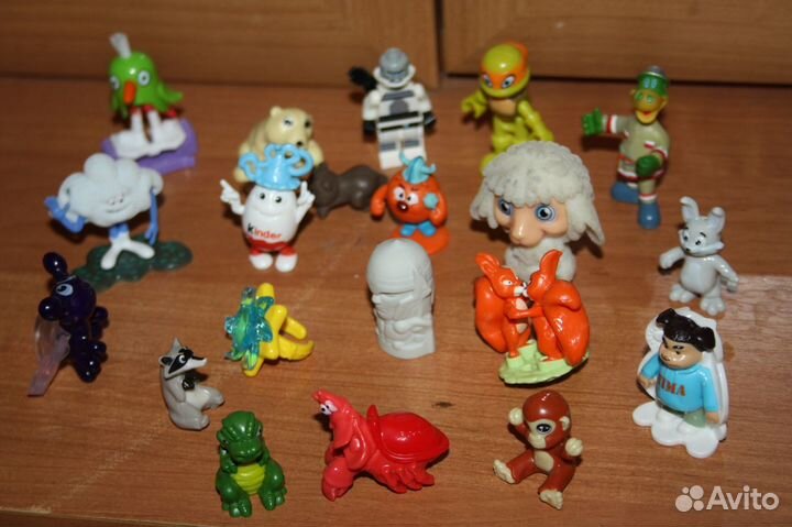 Игрушки из киндер сюрпризов