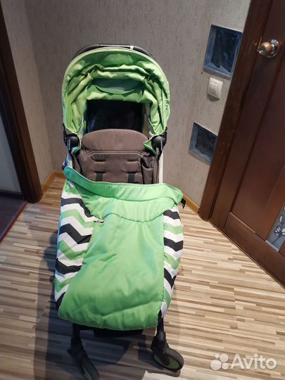 Коляска прогулочная