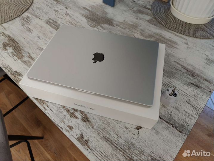 MacBook Pro 16, m1 pro, идеал