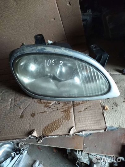 Фара правая газ 31105
