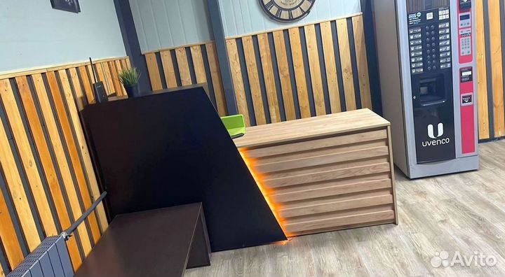 Стол в приемную Аргентум Дуб крафт золотой/Черный