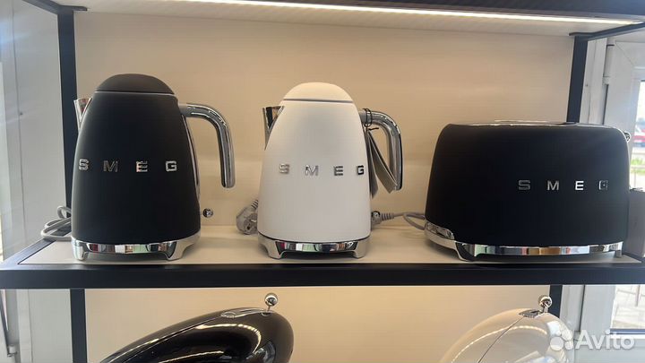 Чайник Smeg KLF03 в матовом цвете