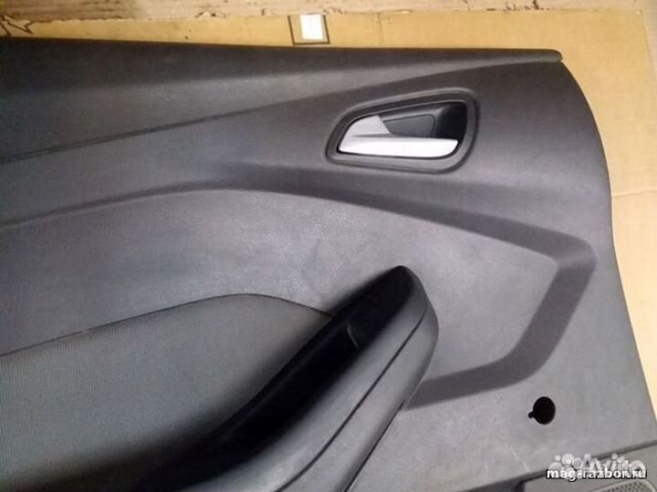 Обивка двери Ford Focus III задняя левая