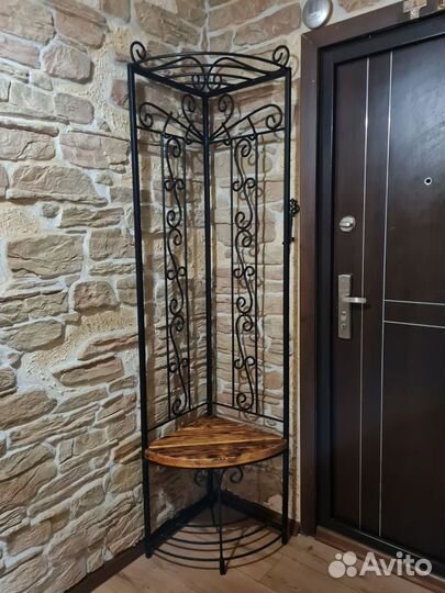 Кованные вешалки в прихожую