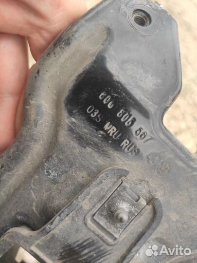 Усилитель бампера передний Volkswagen Polo лифтбек