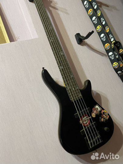 Бас гитара 5 струн