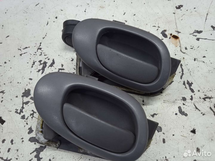 Внутренние ручки двери левые Peugeot 206 Пежо 206