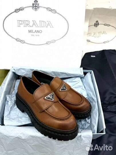 Женские лоферы натуральная кожа Prada