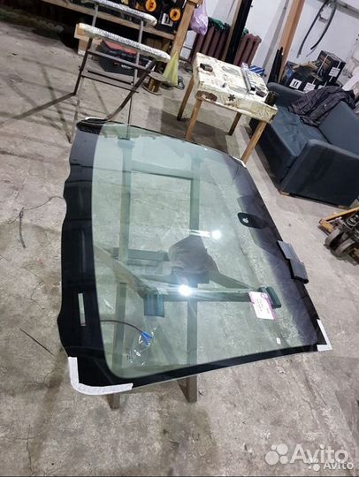 Лобовое стекло на Тойота Авенсис