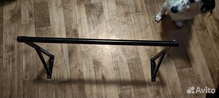 Турник настенный