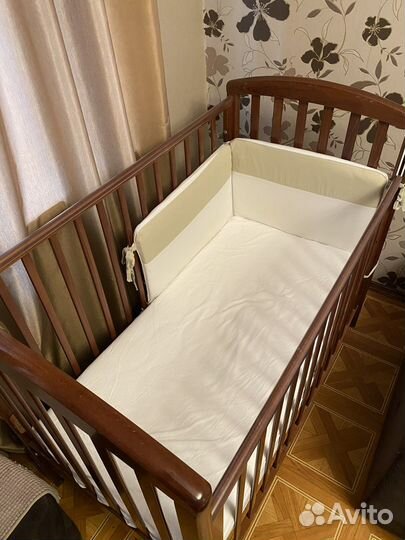 Кроватка детская и пеленальный комод Гандылян