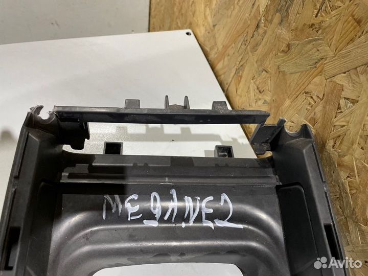 Подлокотник Renault Megane седан K4M 2006