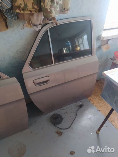 Двери на волгу 31105 правый передний и задний