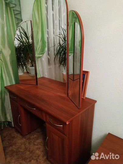 Туалетный столик