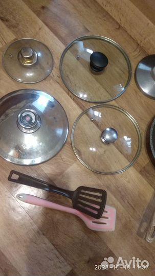 Сковородки,крышки,кастрюля