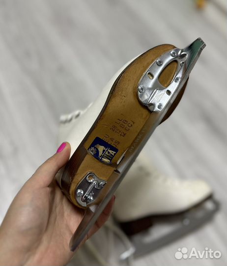 Коньки фигурные wifa 28LL