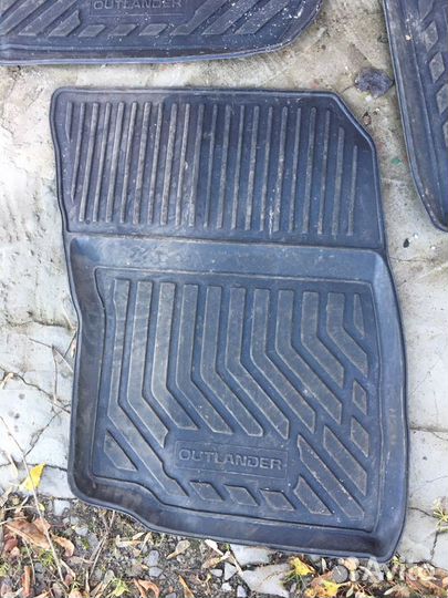 Продам коврики на оутлэндер