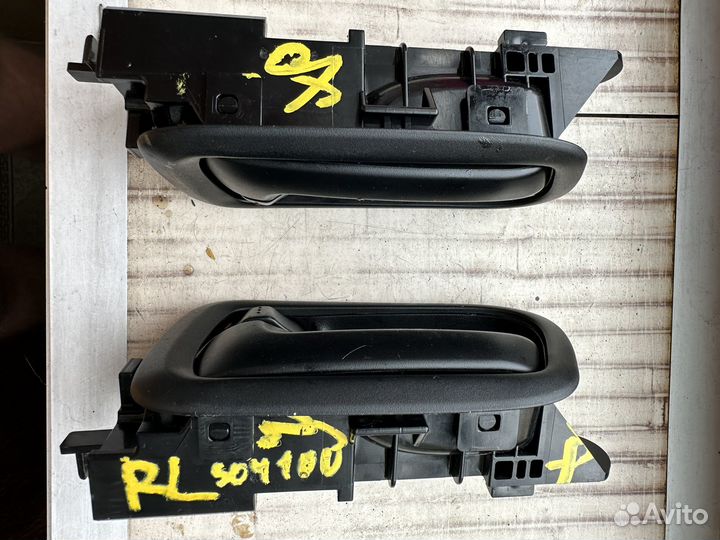 Ручки дверей внутр.прав/лев Suzuki Grand Vitara