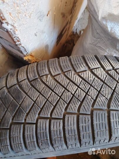 Pirelli Ice Zero 23.5/65 R17