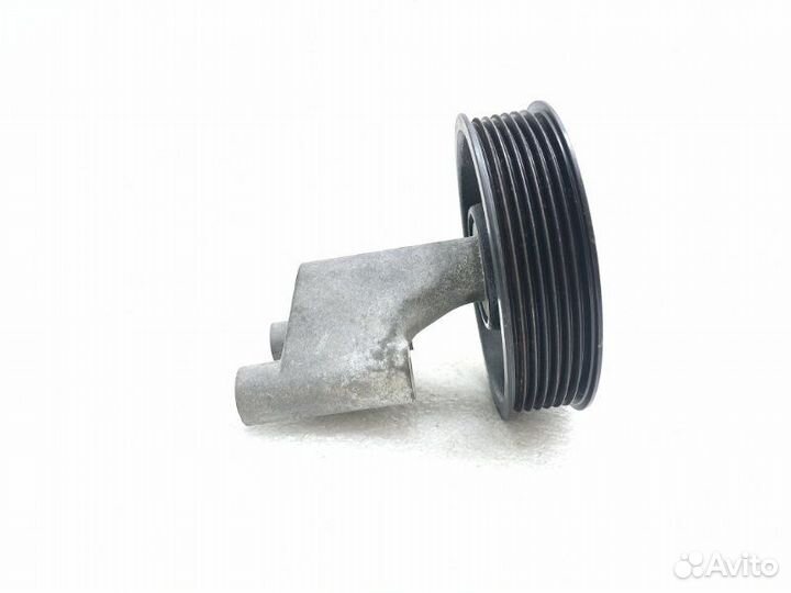 Ролик обводной навесного оборудования Toyota Blade