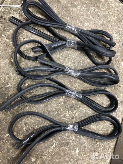 Уплотнитель дверного проема Renault Logan 1