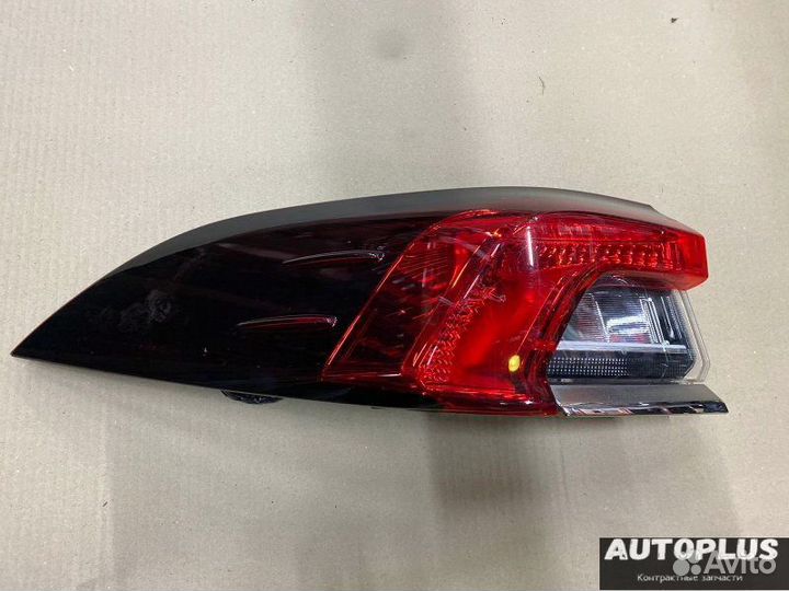 Toyota Corolla E210 оптика задняя (оригинал)